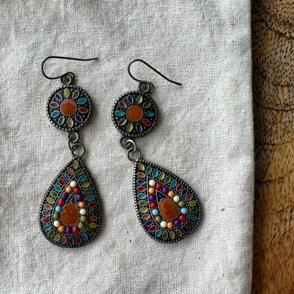 Francesca’s multi color drop earrings
